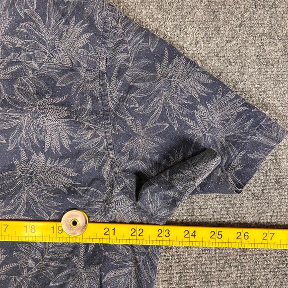 Travis Mathew Button Up Shirt Men's L Blue Floral All Over Print Hawaiian - Picture 6 of 7